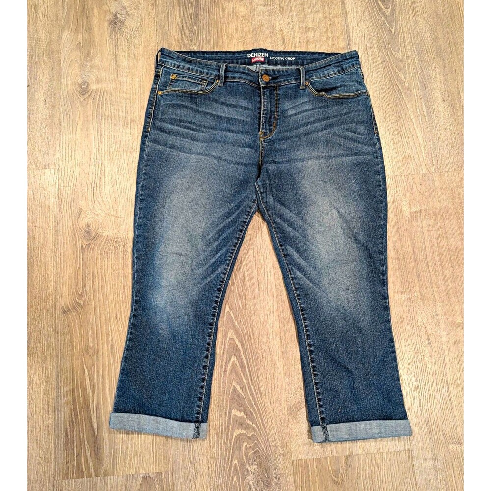 Denizen from Levi's Slim Mid-Rise Capri Blue Dark Wash Stretch Cuffed Jeans 18